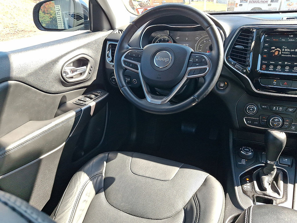 Used 2019 Jeep Cherokee Limited AWD/4WD image 15