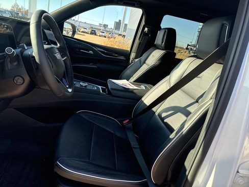 Used 2024 Cadillac Escalade Sport w/ LPO, ONYX Package image 6