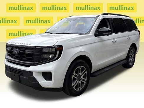 Certified 2025 Ford Expedition Active image 14