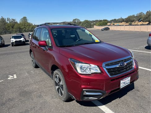 Used 2017 Subaru Forester 2.5i Premium w/ All-Weather Package AWD/4WD image 3