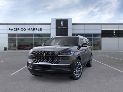 New 2026 Lincoln Navigator L Reserve AWD/4WD image 2