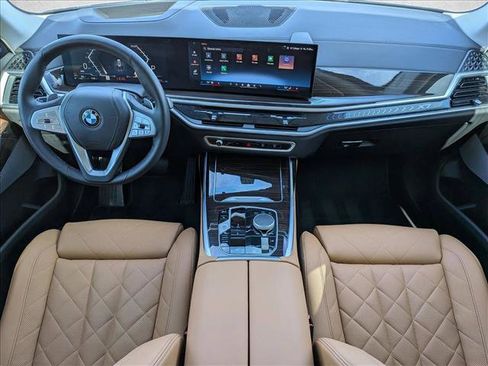 Used 2025 BMW X7 xDrive40i w/ Dynamic Handling Package image 18