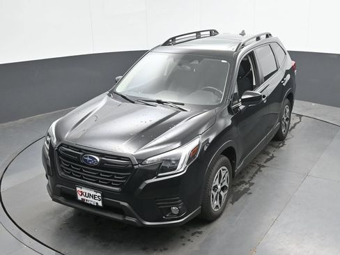 Used 2022 Subaru Forester Premium AWD/4WD image 36