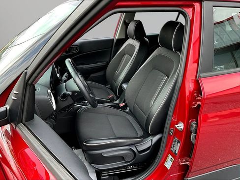 Certified 2023 Hyundai Venue Limited w/ Cargo Package FWD image 20