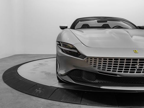 Certified 2025 Ferrari Roma Base image 41