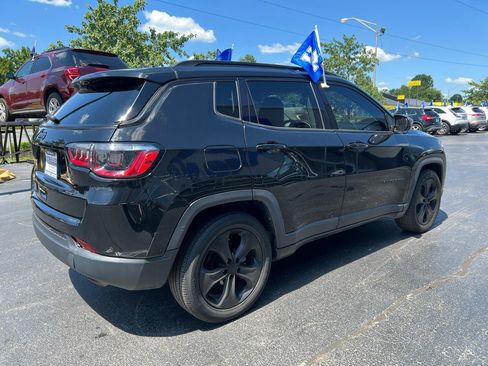 Used 2021 Jeep Compass Latitude FWD image 6