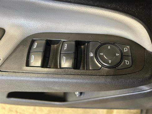 Used 2025 Chevrolet Equinox LT image 30