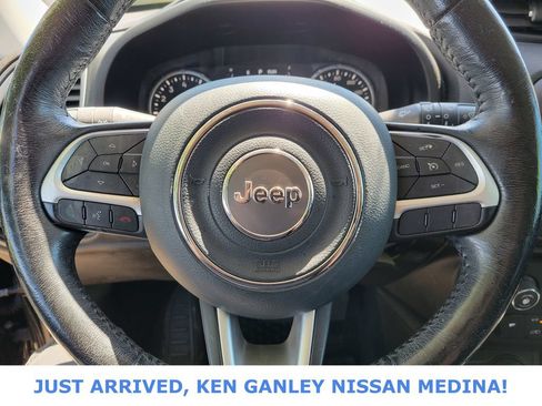 Used 2018 Jeep Renegade Latitude w/ Cold Weather Group AWD/4WD image 12