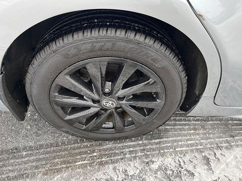 Used 2021 Toyota Camry SE image 11