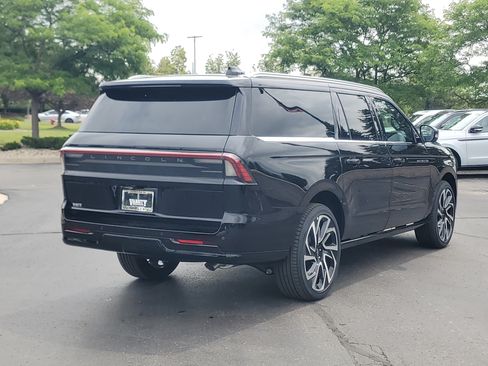 New 2026 Lincoln Navigator L Black Label AWD/4WD image 4