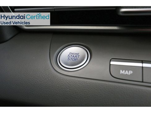 Certified 2025 Hyundai Elantra SEL image 30