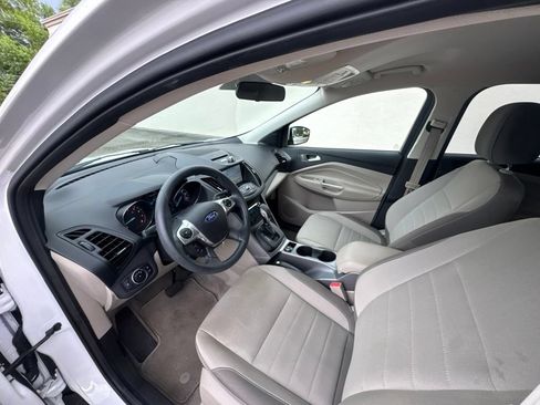 Used 2016 Ford Escape SE w/ Equipment Group 201A FWD image 6