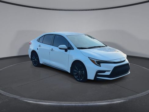 Used 2024 Toyota Corolla SE FWD image 2