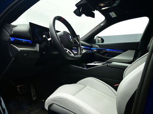 Used 2025 BMW M5 w/ Carbon Package image 46