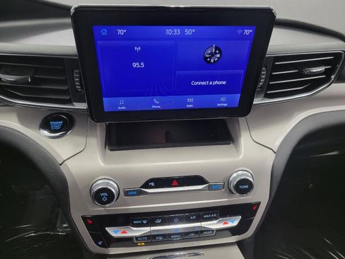 Used 2024 Ford Explorer XLT w/ Equipment Group 202A AWD/4WD image 8