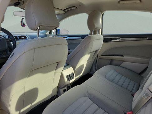 Used 2018 Ford Fusion SE FWD image 5