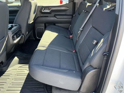 Used 2022 GMC Sierra 1500 Elevation image 12