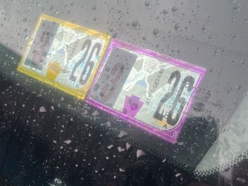 Used 2022 Toyota Camry SE w/ Cold Weather Package image 4