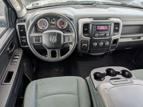 Used 2017 RAM 1500 Express RWD image 29