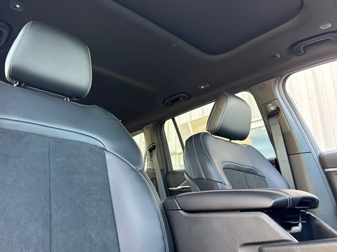 New 2026 Jeep Grand Cherokee L 4WD image 17