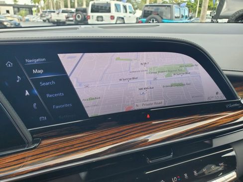 Used 2022 Cadillac Escalade Luxury image 22