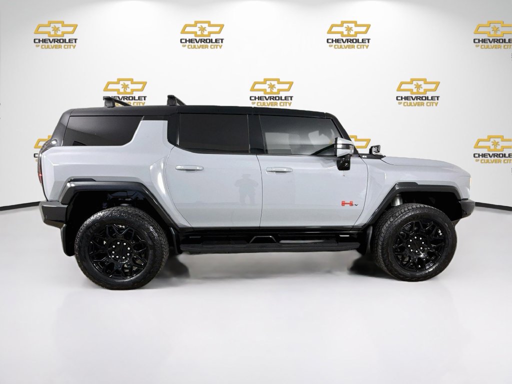 Used 2024 GMC Hummer EV 2X w/ LPO, Illumination Package AWD/4WD image 9
