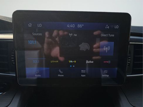 Used 2022 Ford Explorer XLT w/ Equipment Group 202A AWD/4WD image 16