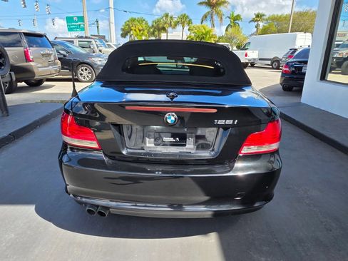 Used 2011 BMW 128i Convertible image 8