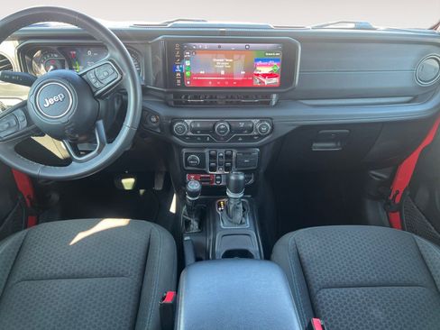 Used 2024 Jeep Wrangler Unlimited Rubicon 4xe AWD/4WD image 10