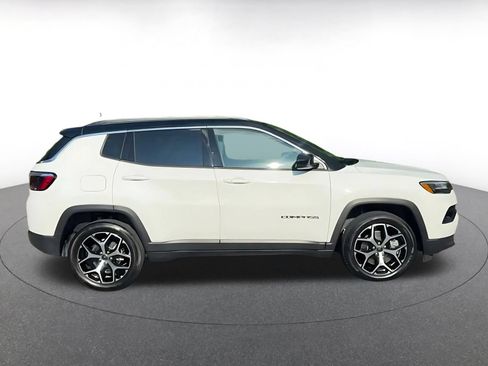 Used 2025 Jeep Compass Limited AWD/4WD image 13