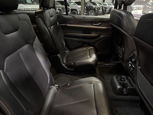 Used 2024 Jeep Grand Cherokee L Limited w/ Luxury Tech Group II image 13