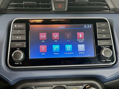 Used 2025 Nissan Versa SV FWD image 21