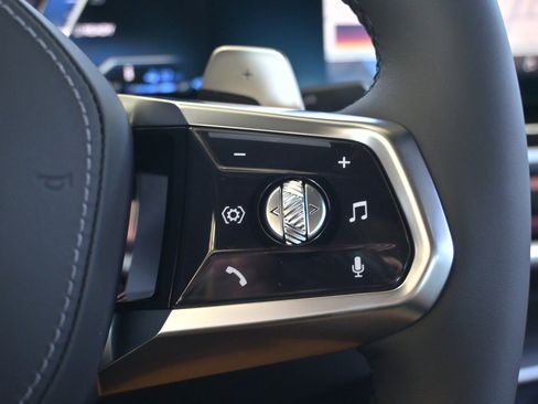 New 2026 BMW 750e xDrive w/ Executive Package image 21