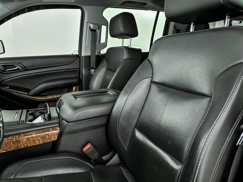 Used 2018 Chevrolet Suburban Premier AWD/4WD image 16