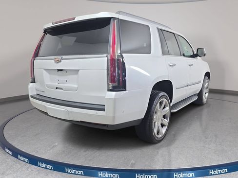 Used 2020 Cadillac Escalade Premium Luxury AWD/4WD image 6