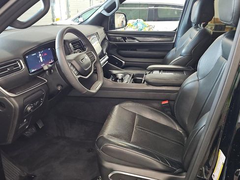 Used 2024 Jeep Wagoneer 4WD w/ Premium Group I image 7