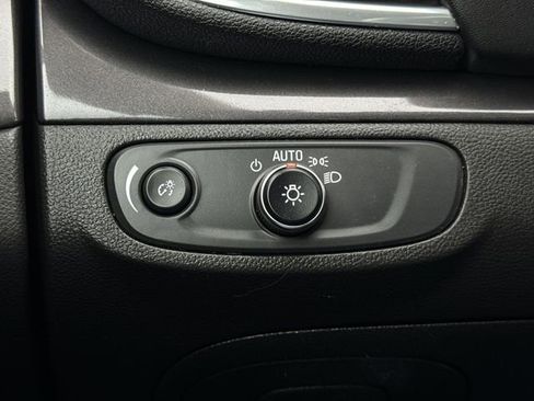 Used 2022 Buick Encore Preferred w/ Safety Package image 18