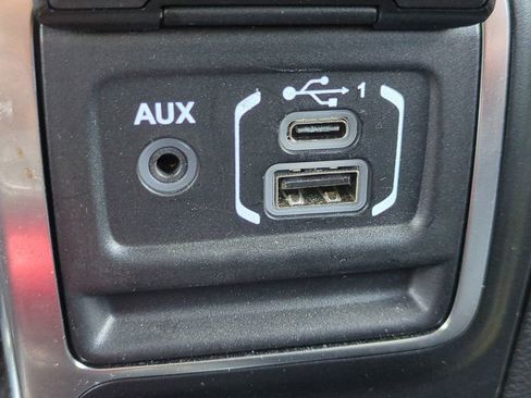 Used 2023 Jeep Wrangler Unlimited Sahara w/ Cold Weather Group AWD/4WD image 24