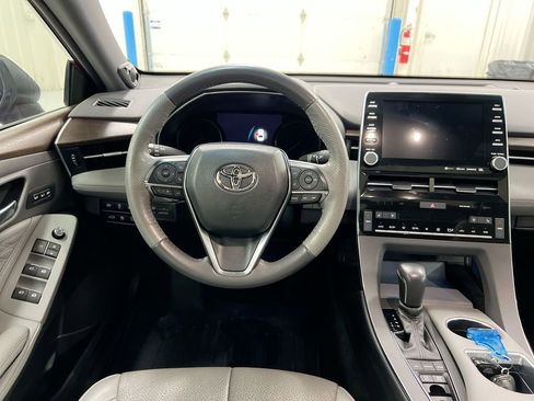 Used 2022 Toyota Avalon Limited w/ Advanced Safety Package image 11