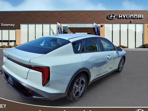 Used 2025 Kia K4 FWD image 4