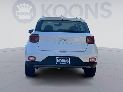 New 2025 Hyundai Venue SEL image 5