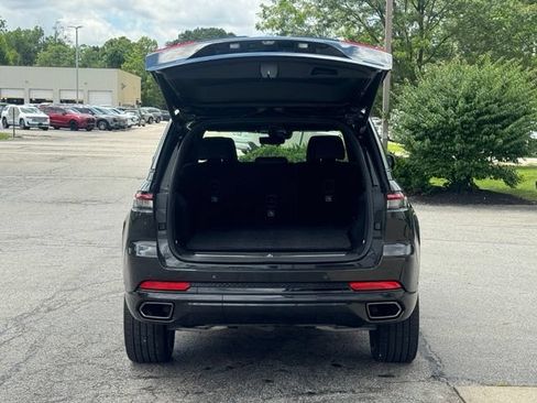 Used 2024 Jeep Grand Cherokee Summit AWD/4WD image 30