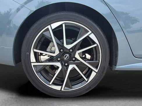 Used 2024 Nissan Sentra SR FWD image 24