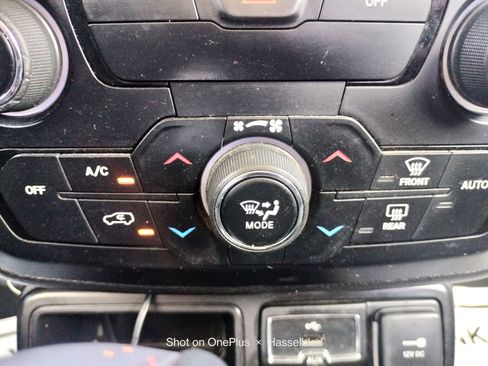 Used 2019 Jeep Renegade Latitude image 46