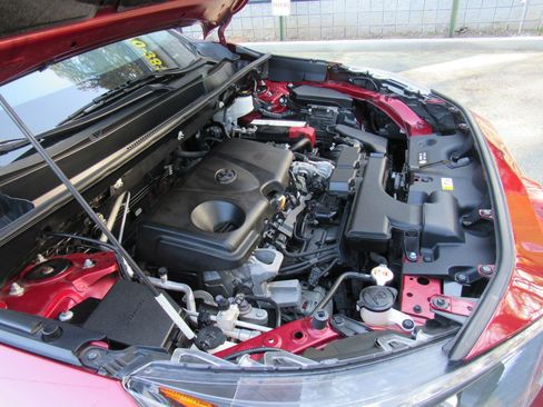 Used 2020 Toyota RAV4 LE w/ Carpet Mat Package FWD image 22