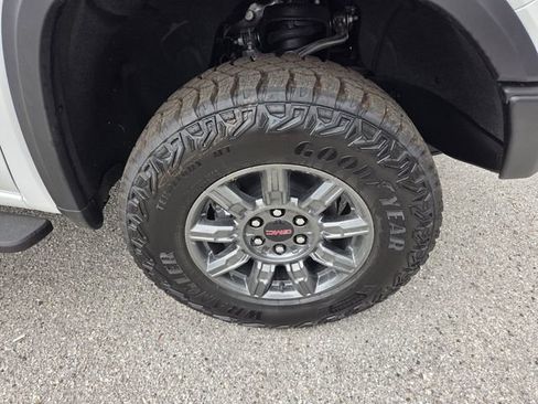 New 2026 GMC Sierra 1500 AT4X AWD/4WD image 17