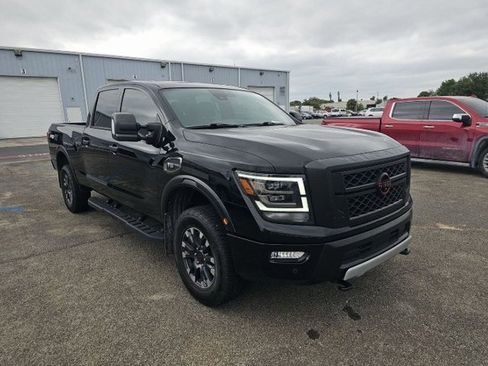 Used 2023 Nissan Titan PRO-4X w/ Pro-4x Convenience Package image 3