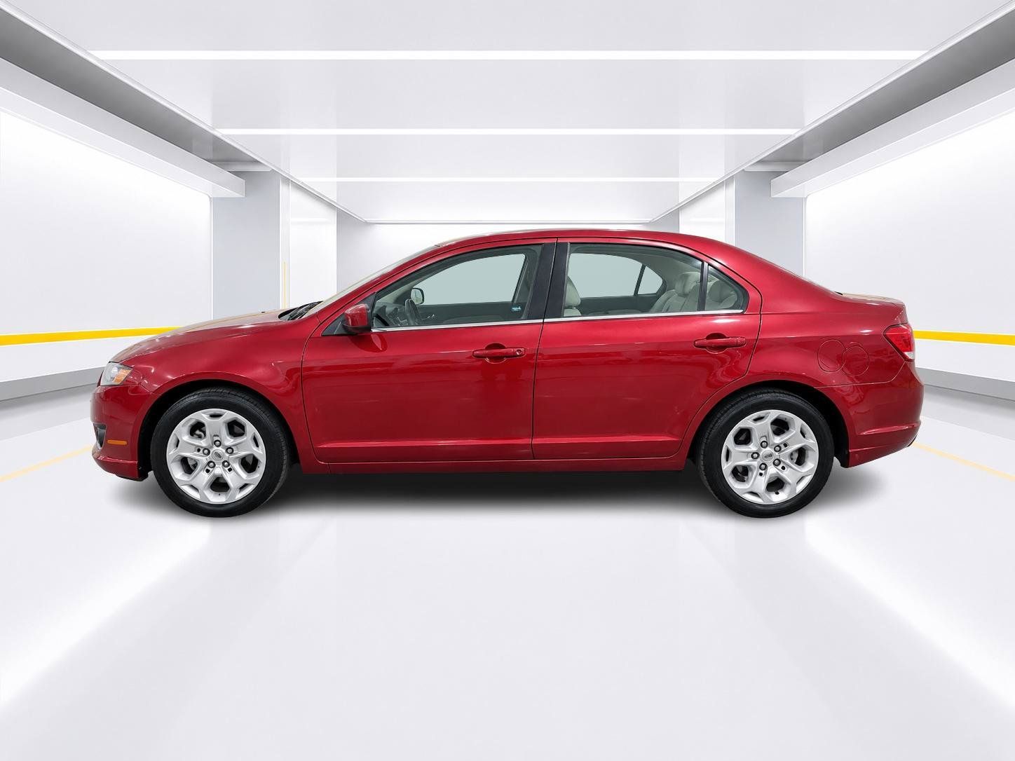 Used 2010 Ford Fusion SE FWD image 2