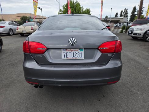 Used 2014 Volkswagen Jetta SE FWD image 3