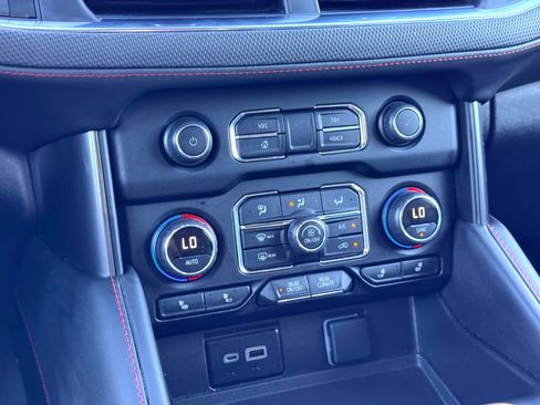 Used 2024 Chevrolet Suburban RST image 29